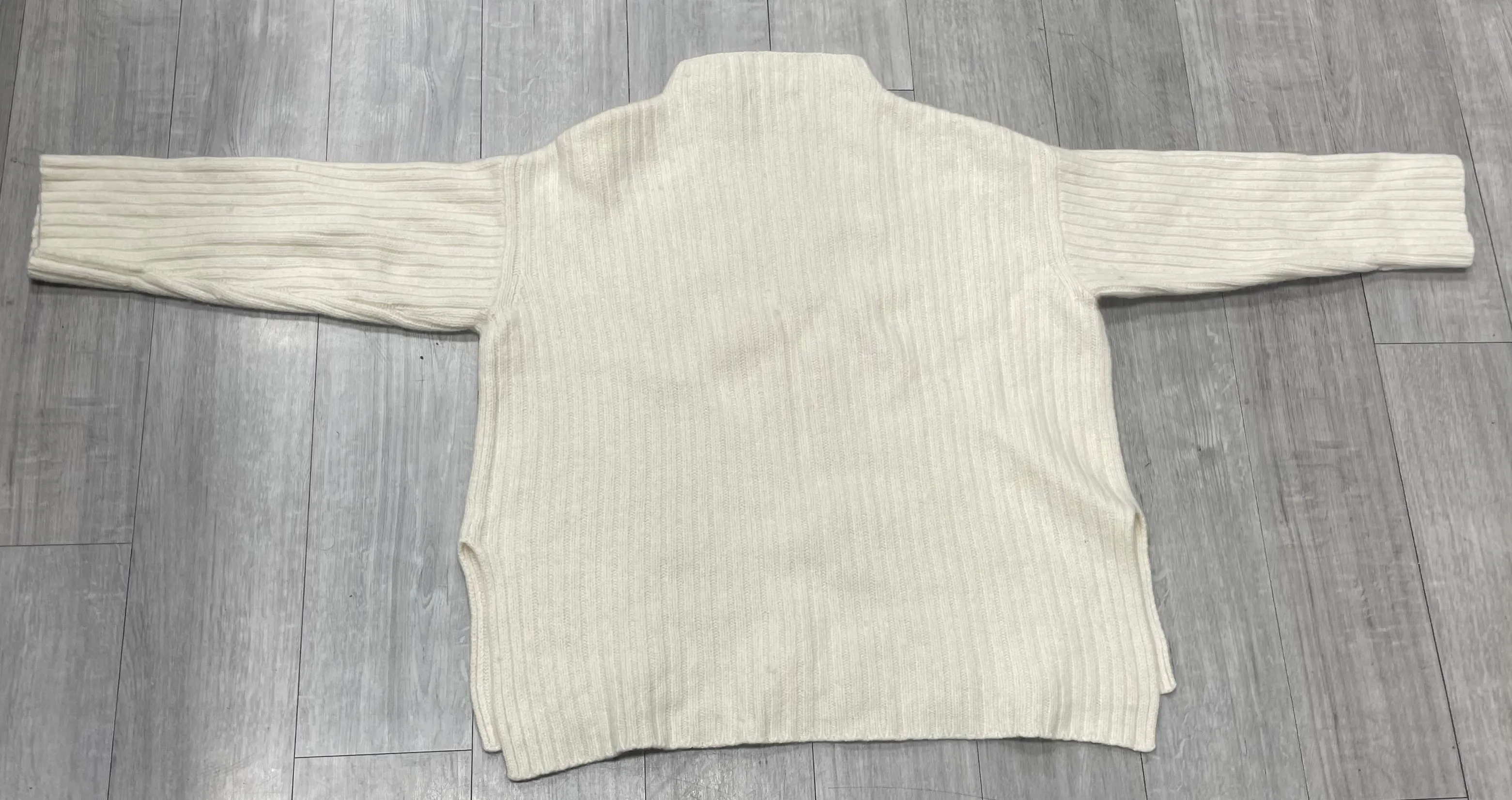Hatch Outerwear Size Small 7023